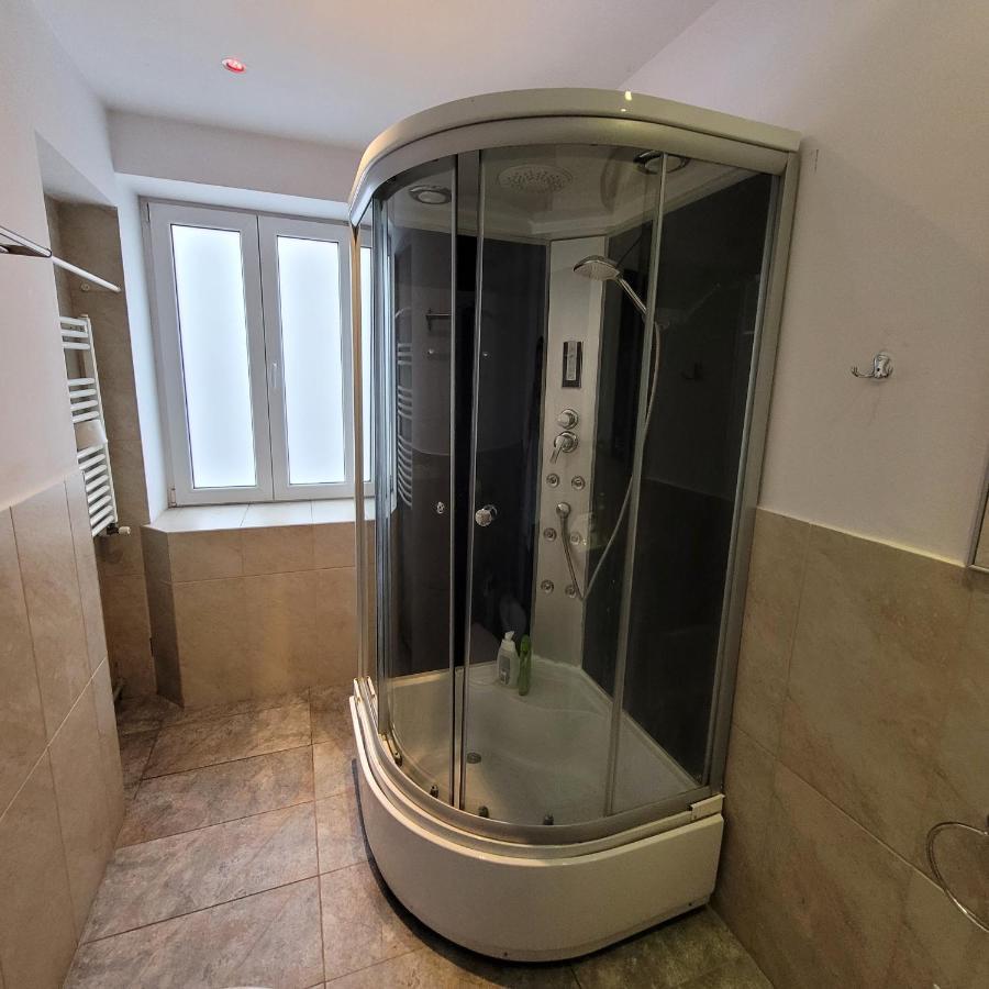 Anastasia Balcescu Apart 4 Self Check In Code From 2Pm Kitchen And Bedroom Bucharest Exterior photo